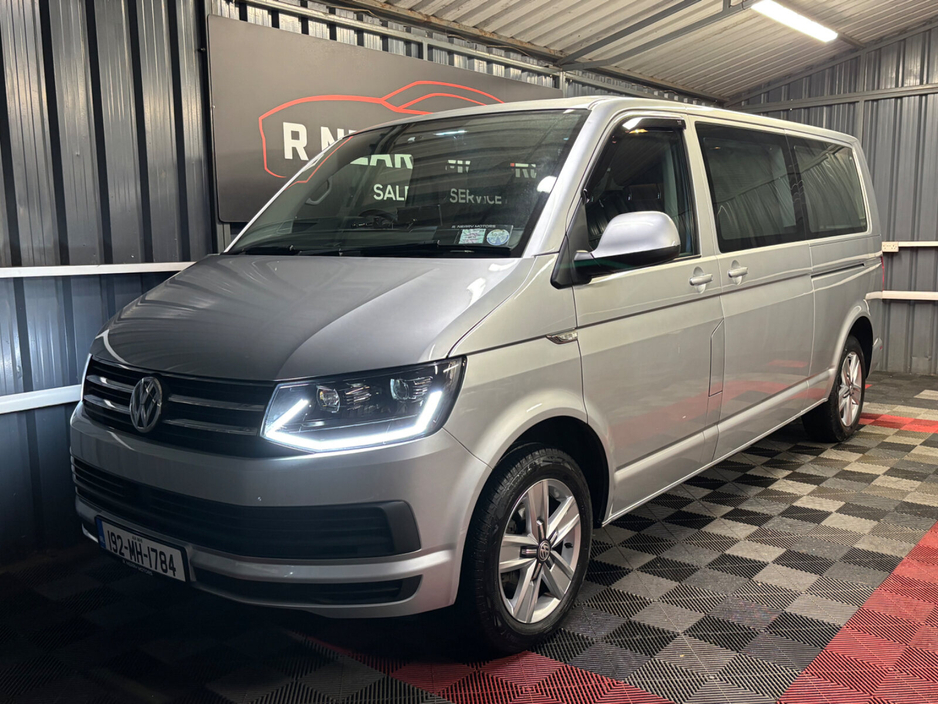 2019 Volkswagen Transporter Shuttle - image 4