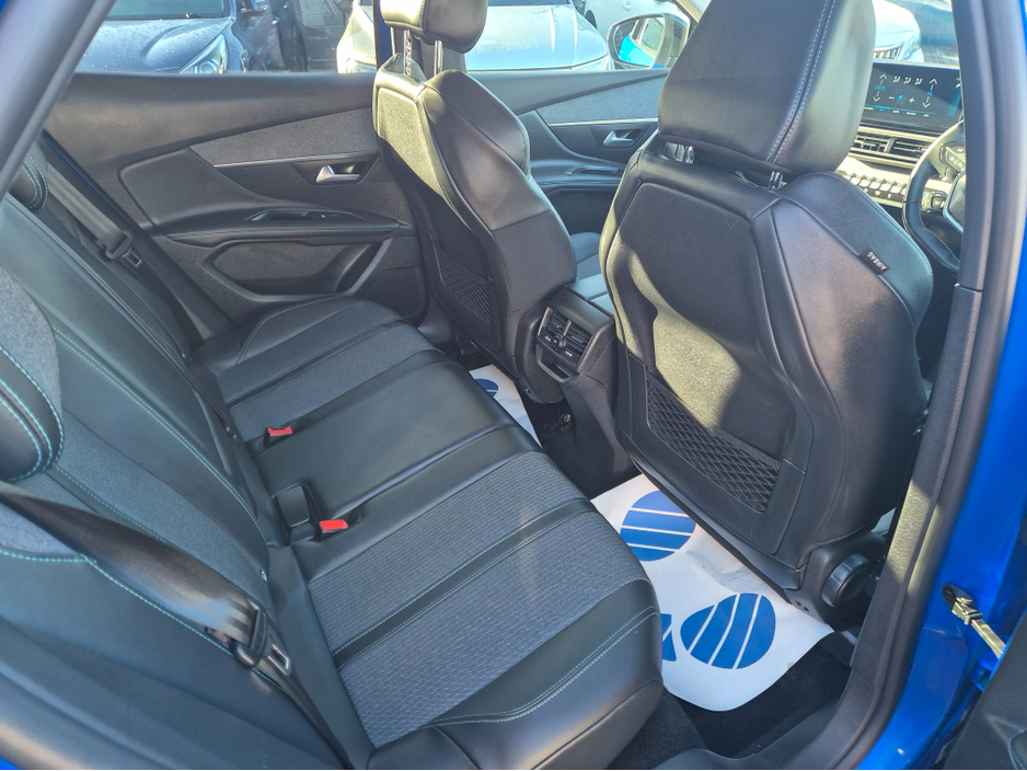 2022 Peugeot 3008 ALLURE PREMIUM B-HDI €29,950