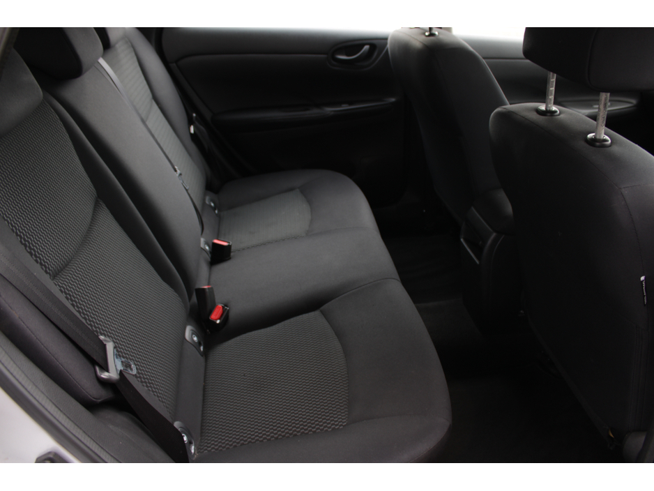 2018 Nissan Pulsar - image 15