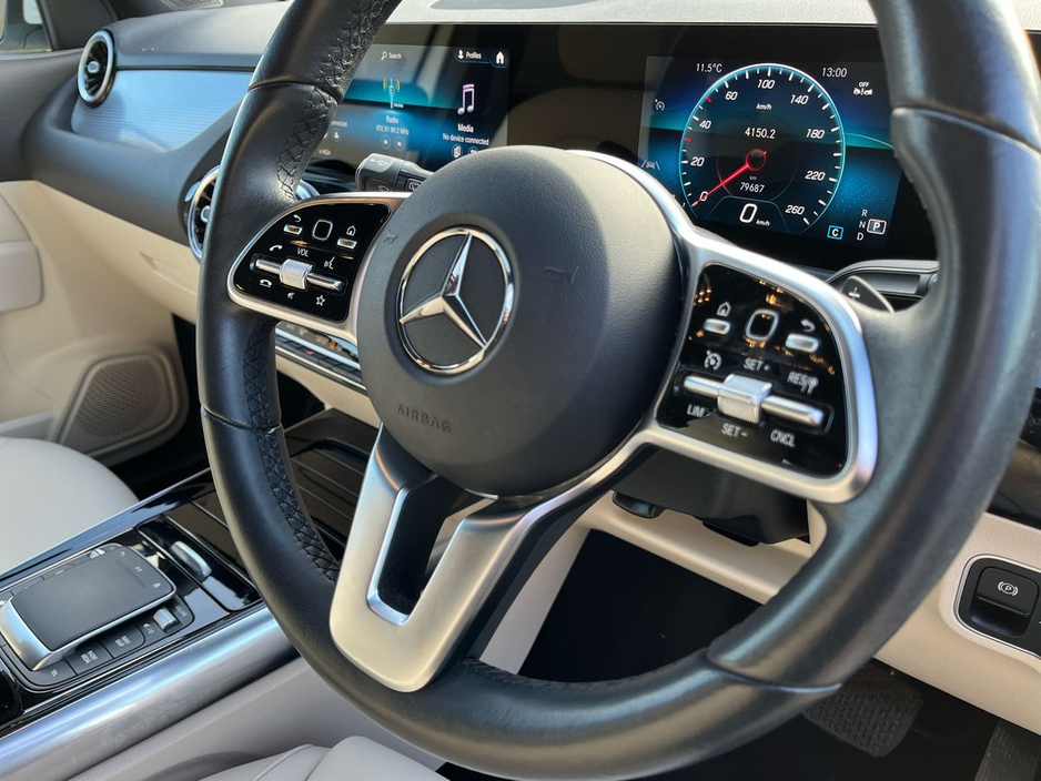 2022 Mercedes-Benz GLA Class - image 24