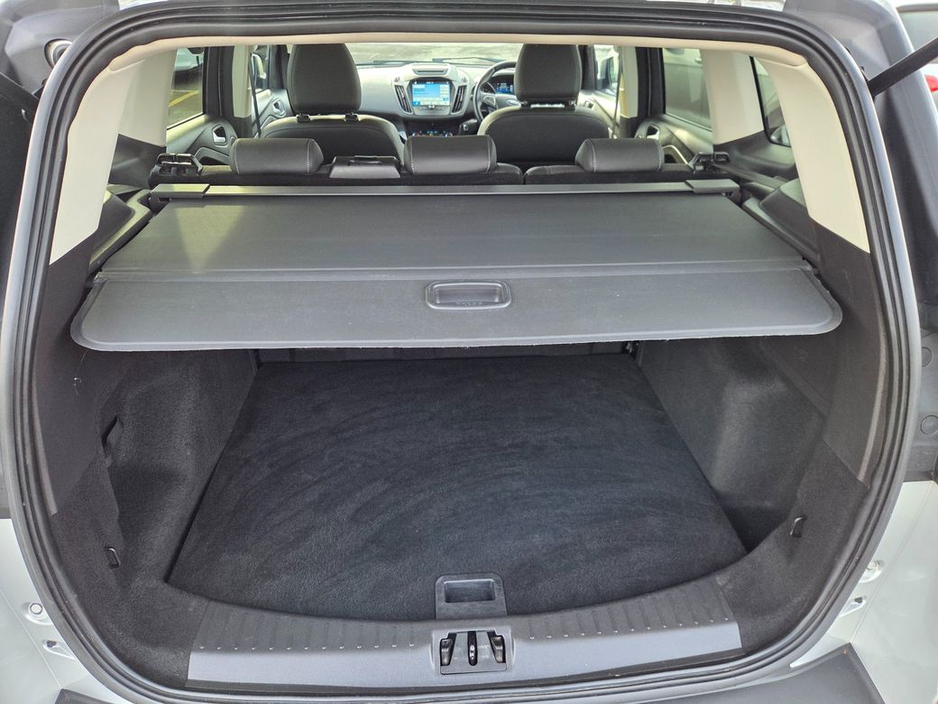 2017 Ford Kuga - image 11