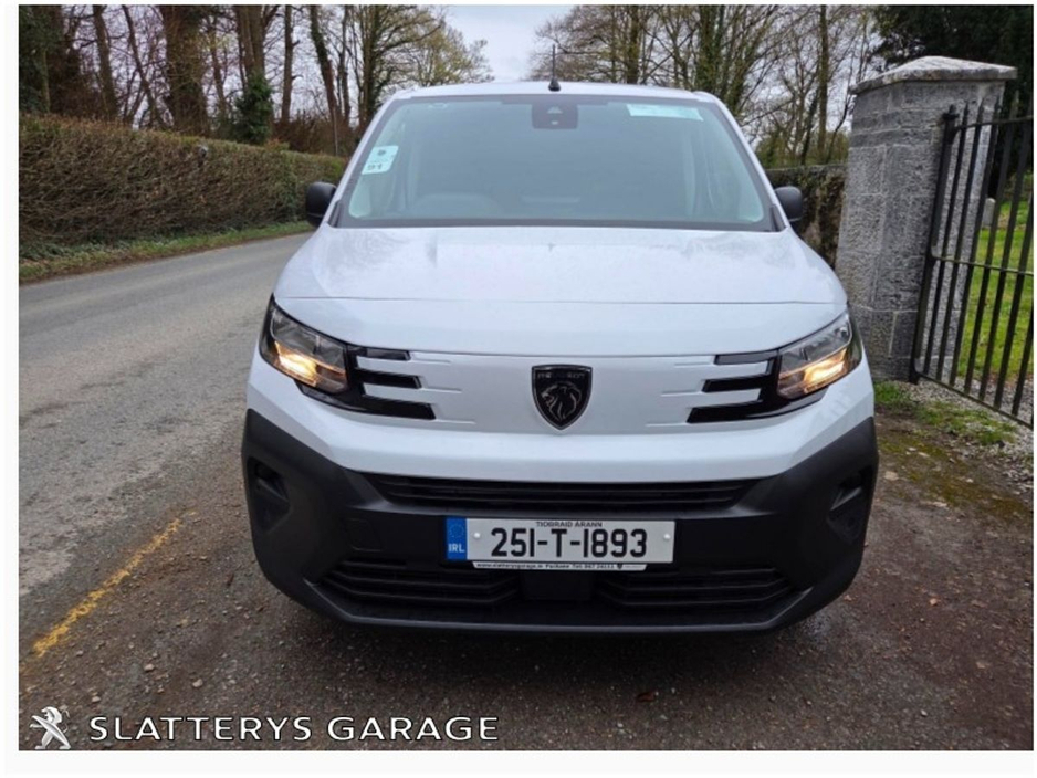 2025 Peugeot Partner - image 2