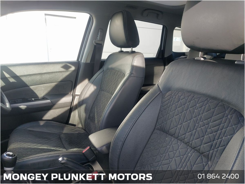 2023 Suzuki Vitara - image 15