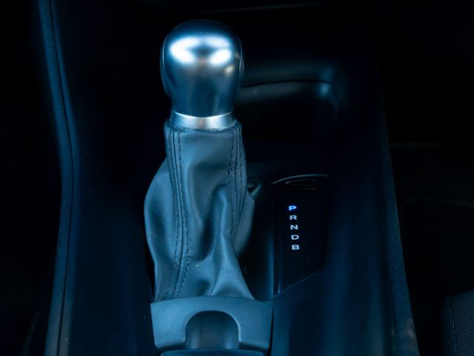 2023 Toyota C-HR - image 10