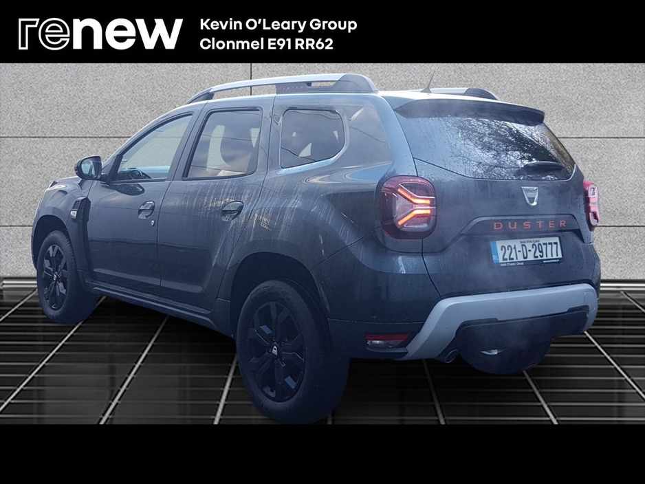 2022 Dacia Duster - image 3