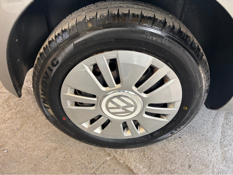 2019 Volkswagen up! - image 2