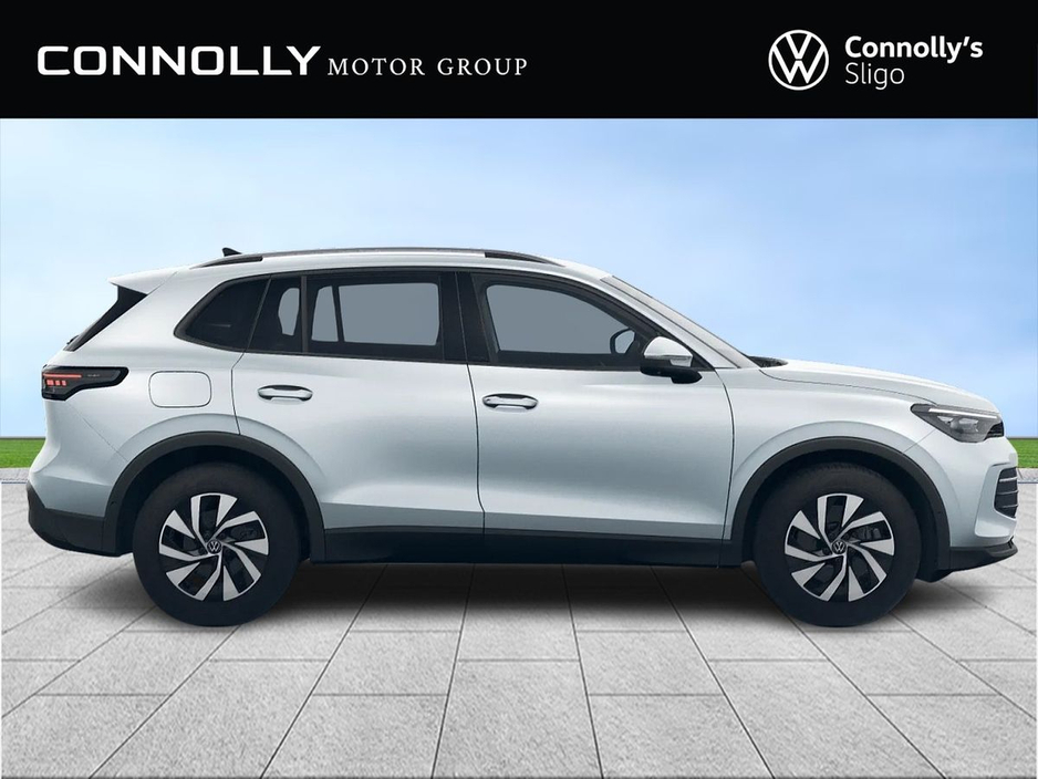 2026 Volkswagen Tiguan - image 3