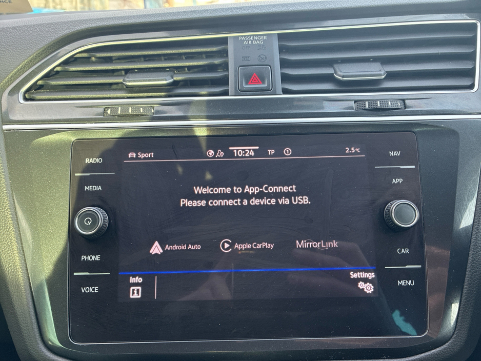 2022 Volkswagen Tiguan R-LINE 1.4 TSI PHEV 2 245HP 5DR