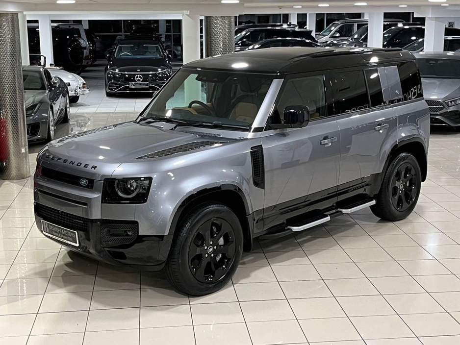 2023 Land Rover Defender - image 7