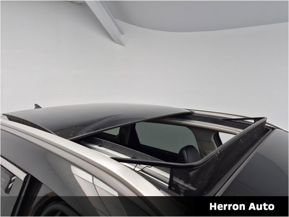 2025 Kia Sorento - image 17