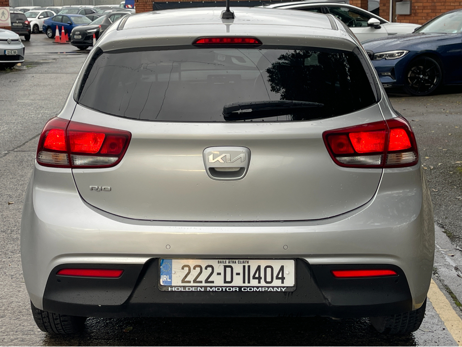 2022 Kia Rio - image 10