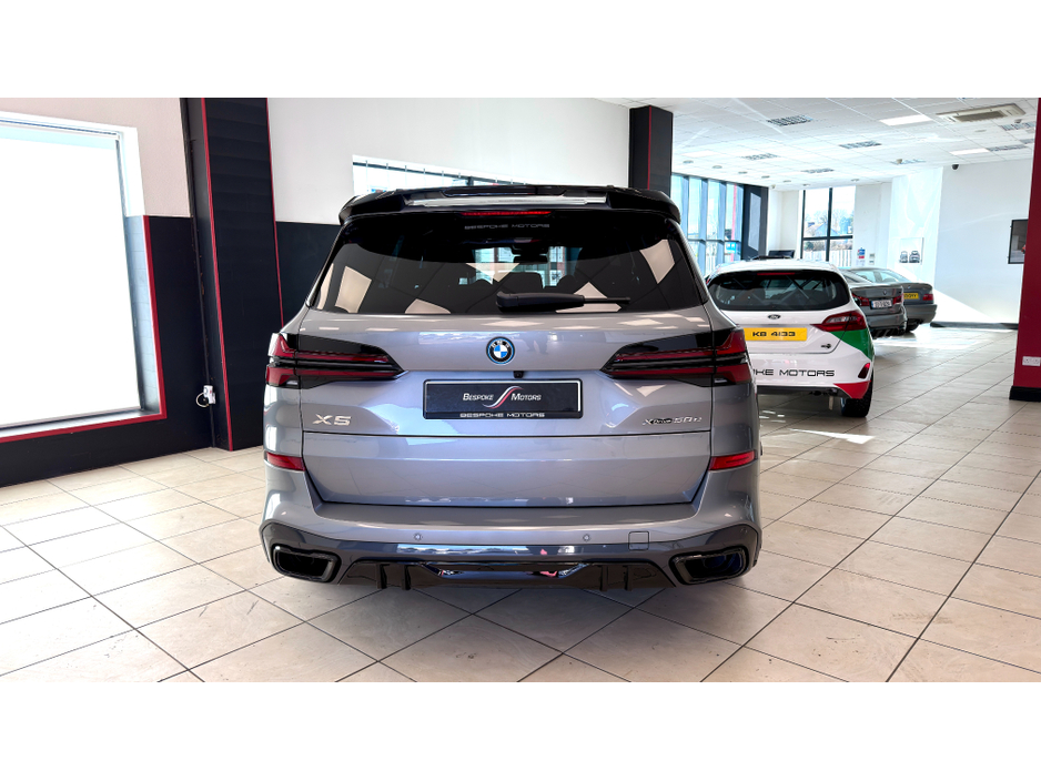 2024 BMW X5 - image 10