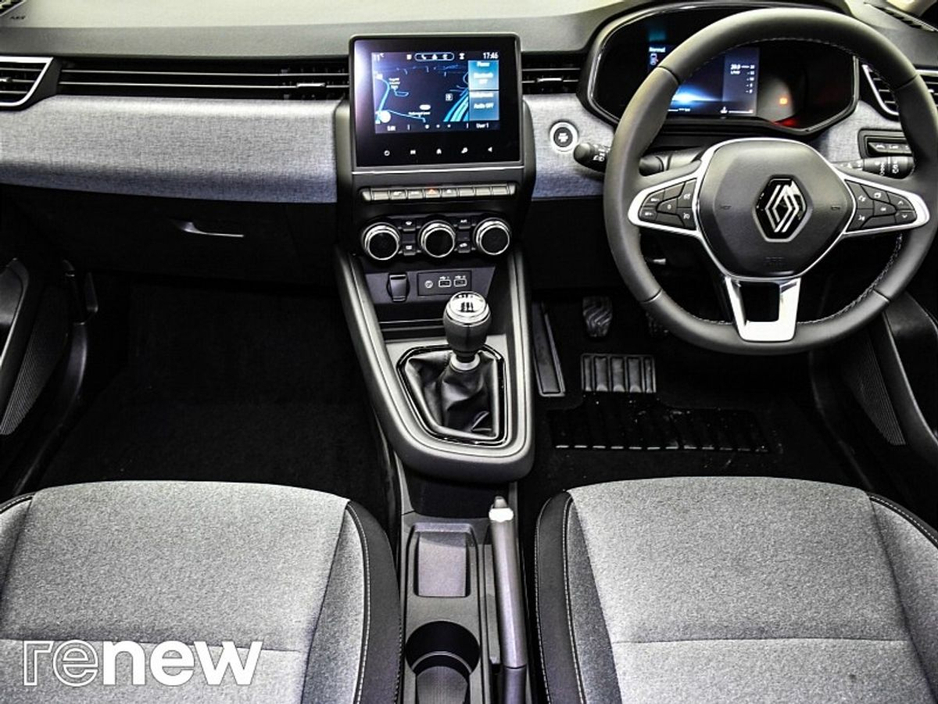 2025 Renault Clio - image 2