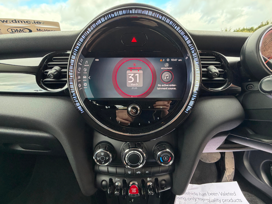 2022 MINI Hatch - image 21