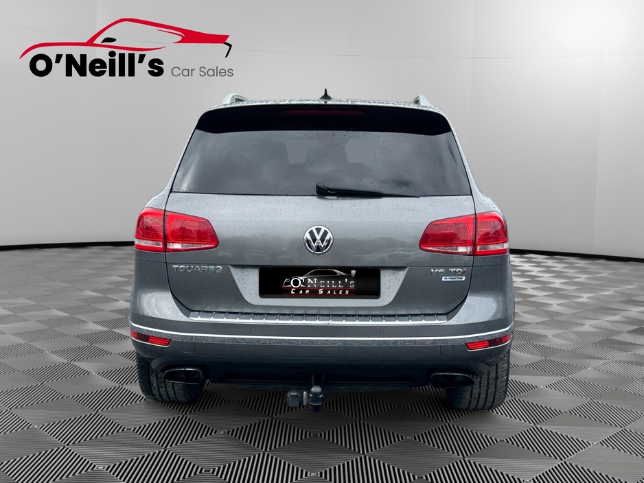 2016 Volkswagen Touareg - image 8