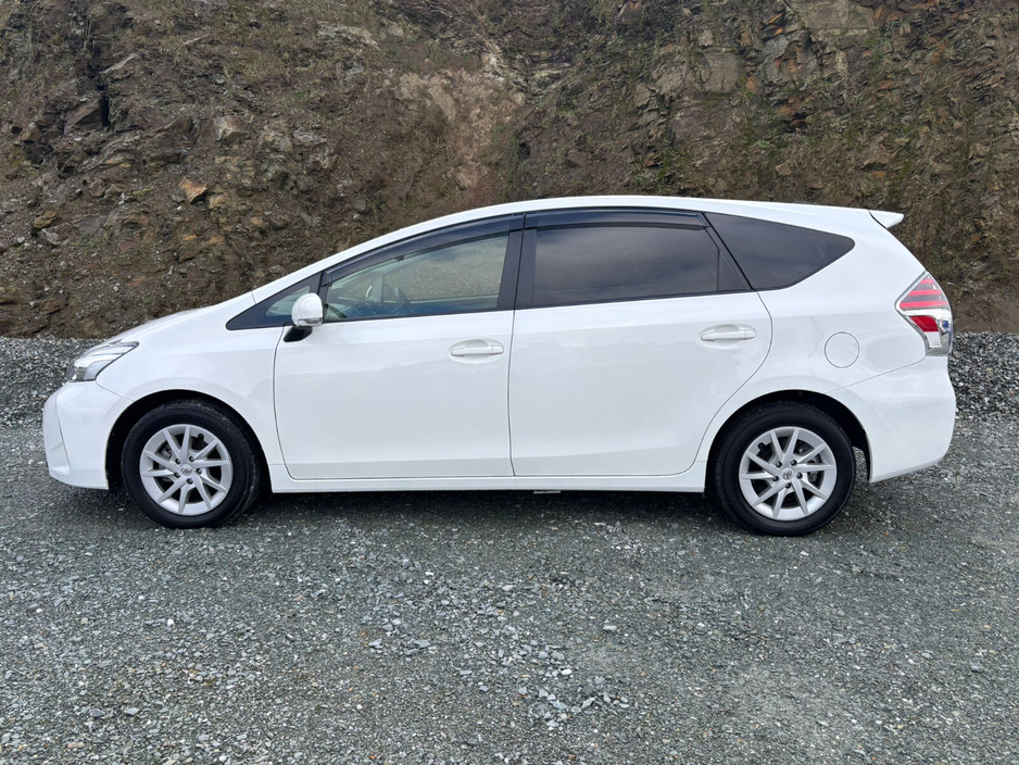 2020 Toyota Prius - image 5