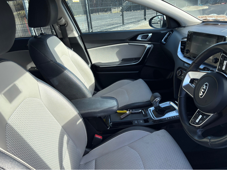 2021 Kia Ceed - image 10