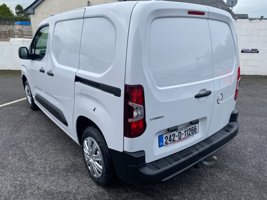 2024 Opel Combo  €20,950