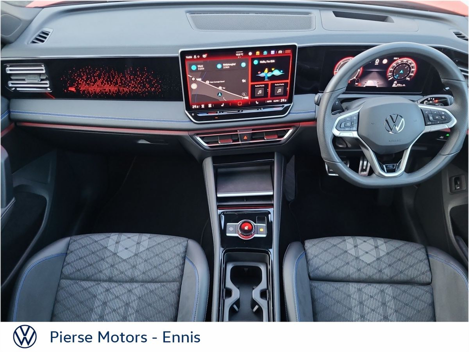 2025 Volkswagen Tiguan - image 4