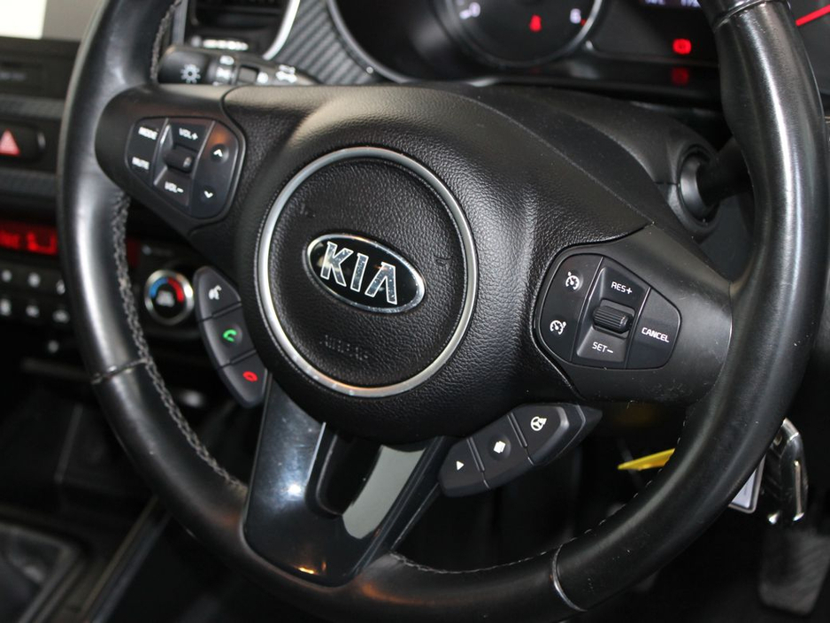 2017 Kia Carens 7 Seater EX 5DR €12,999