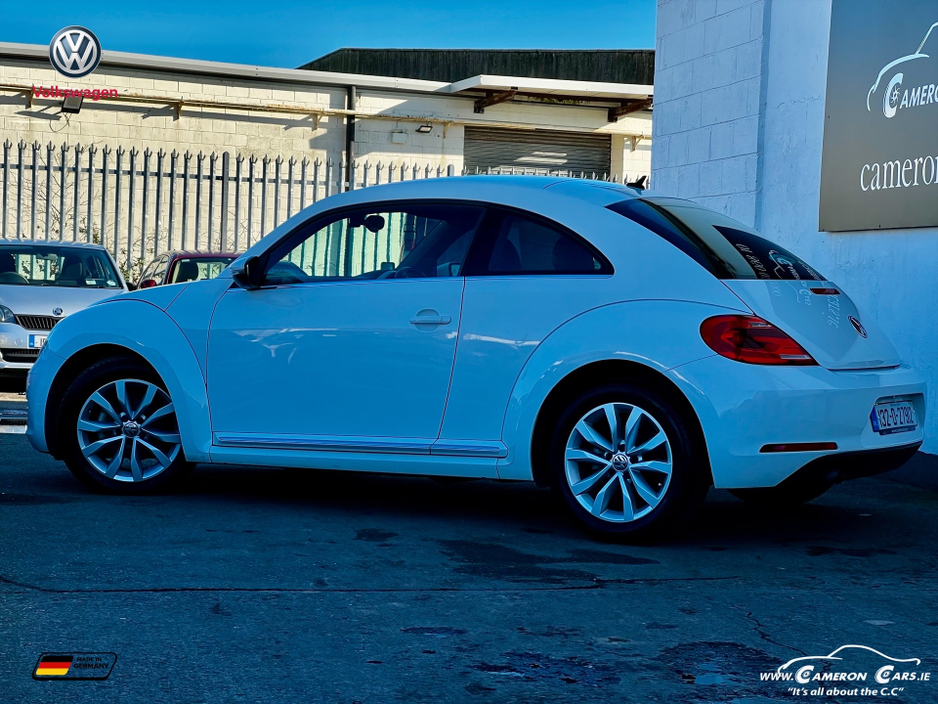 2013 Volkswagen Beetle - image 2