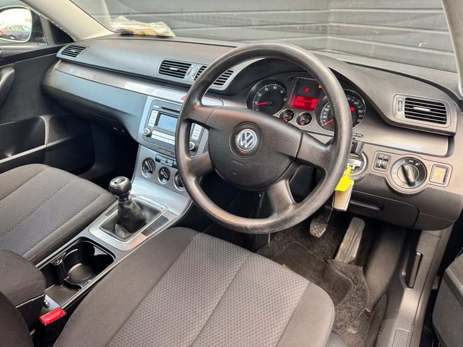 2008 Volkswagen Passat - image 8