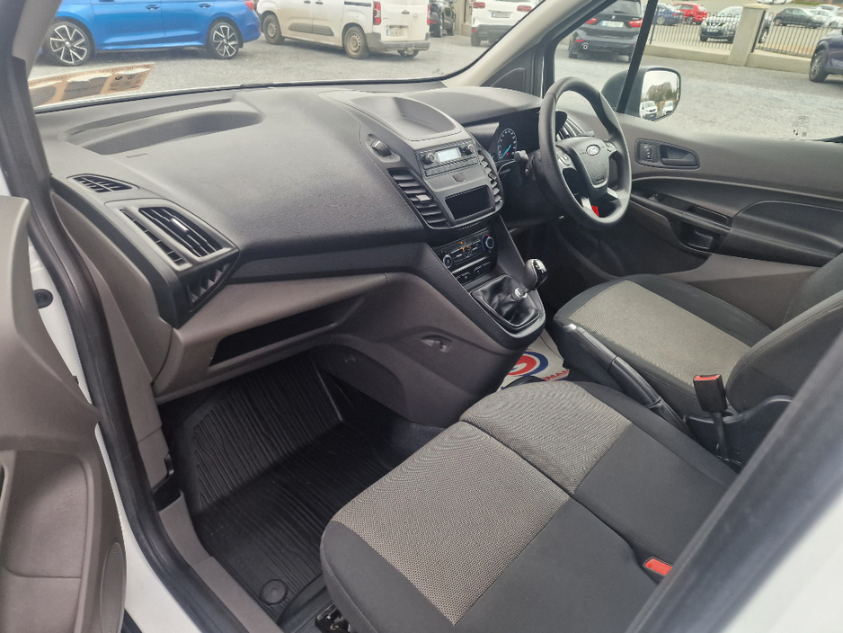 2022 Ford Transit Connect - image 12