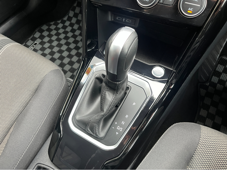 2022 Volkswagen T-Roc - image 16