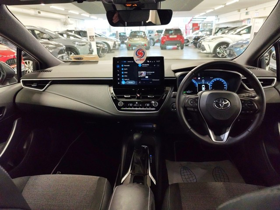 2025 Toyota Corolla H/B LUNA SPORT €35,950