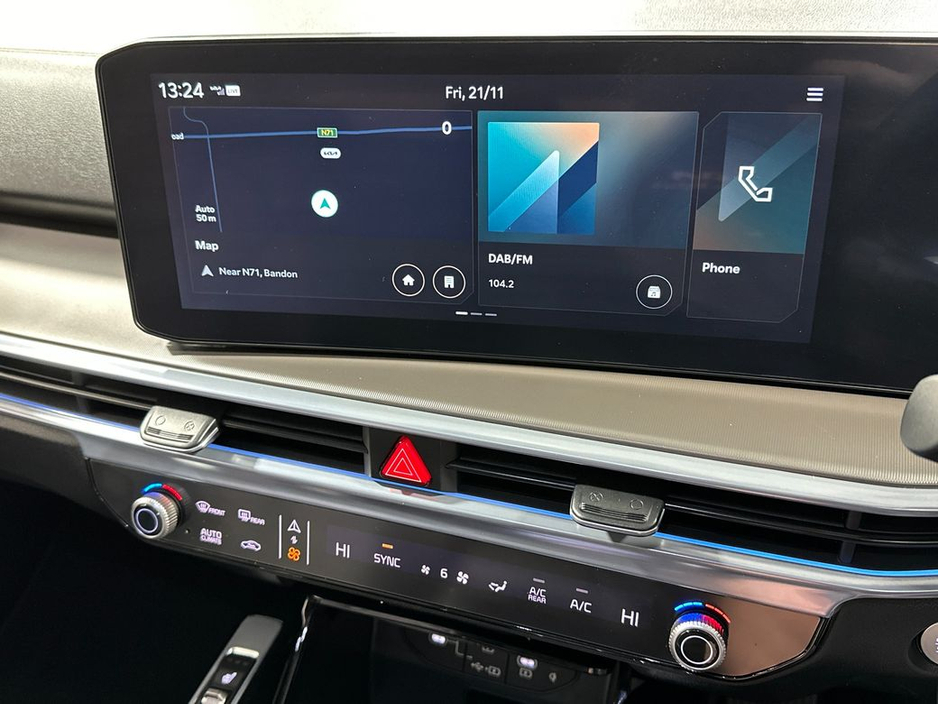 2025 Kia Sorento - image 12