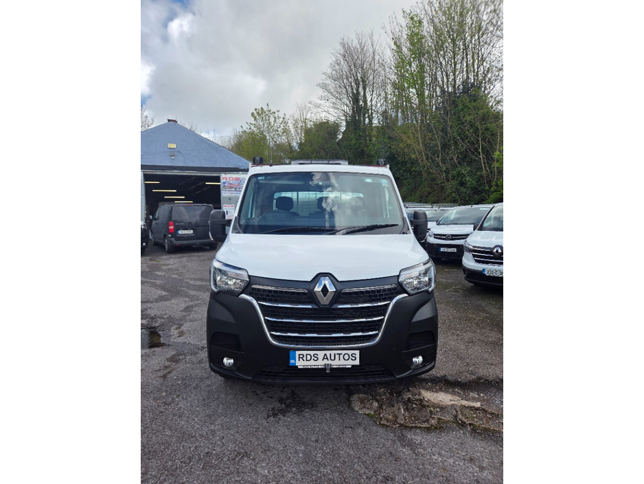2024 Renault Master - image 2