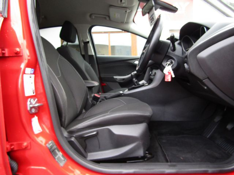 2016 Ford Focus 1.0 Zetec Ecoboost 100PS 5DR €9,950