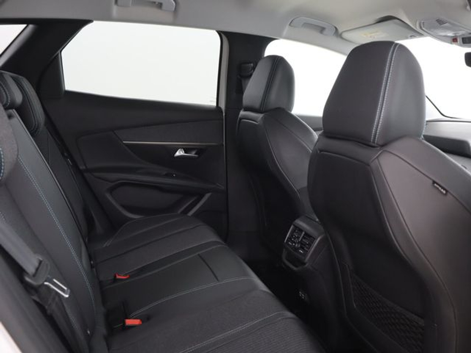 2021 Peugeot 3008 - image 14