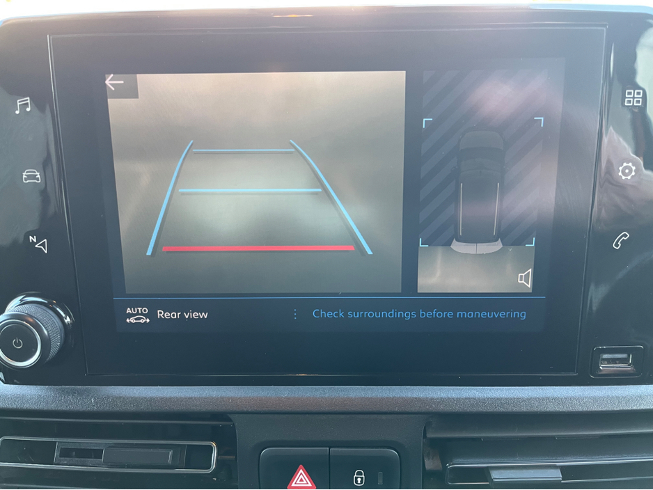 2020 Peugeot Rifter - image 17