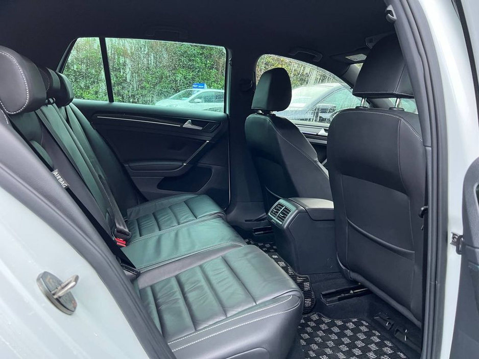 2014 Volkswagen Golf R 4MOTION 2.0 TSI // NEW PRETORIA ALLOYS // LEATHER INTERIOR // REVERSE CAMERA €24,900