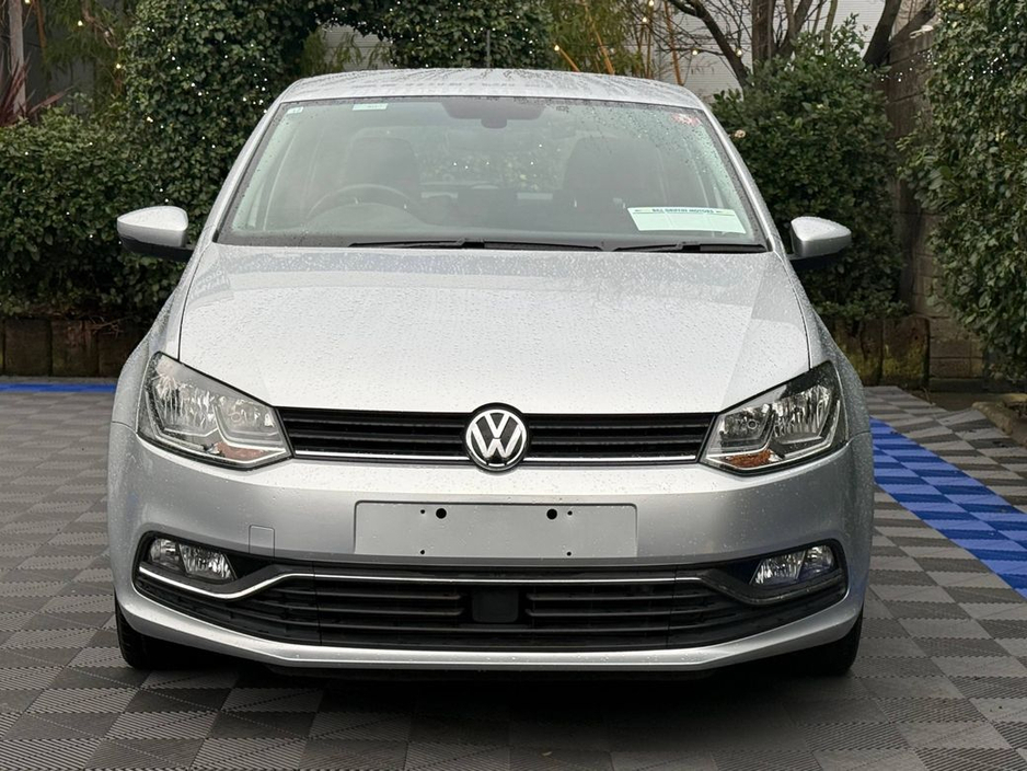 2016 Volkswagen Polo COMFORTLINE 1.2 TSI // FULL SERVICE HISTORY // LOW MILEAGE // DIGITAL CLIMATE CONTROL €13,750