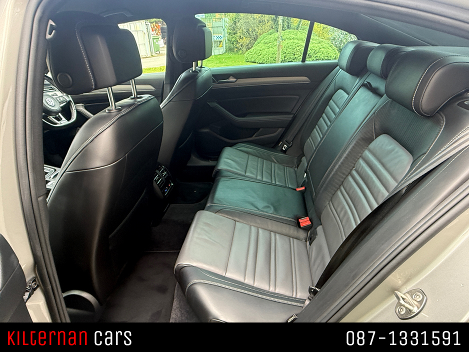 2016 Volkswagen Passat - image 14