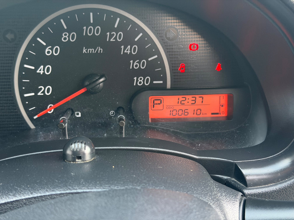 2016 Nissan March - image 12