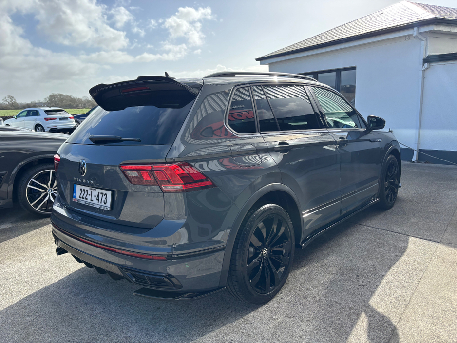 2022 Volkswagen Tiguan - image 4