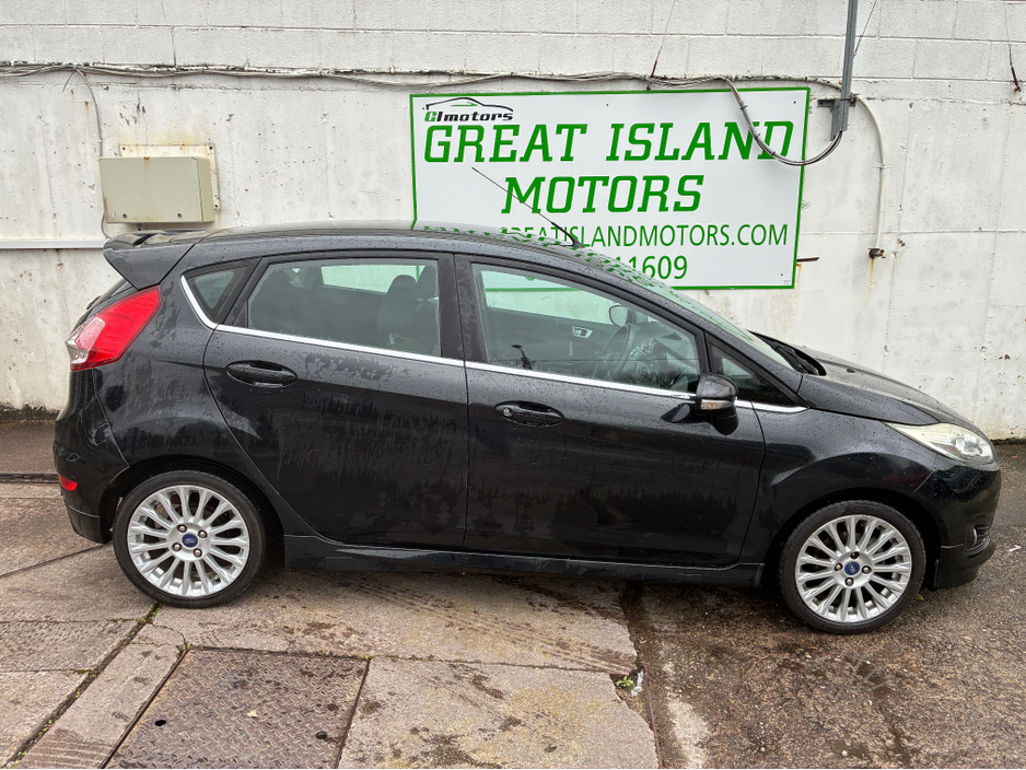 2014 Ford Fiesta - image 5