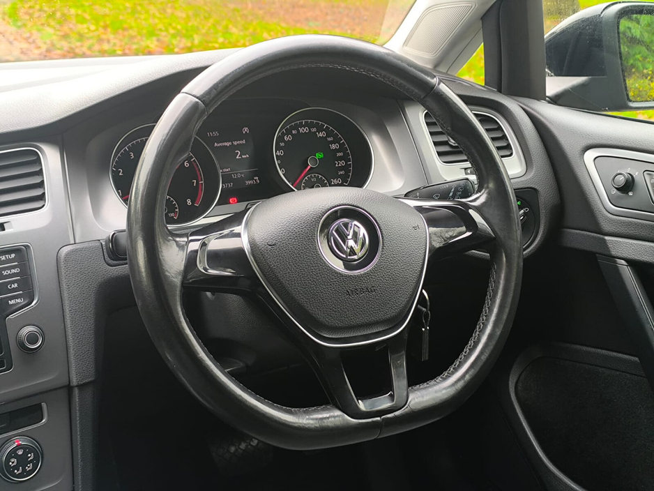 2014 Volkswagen Golf - image 14