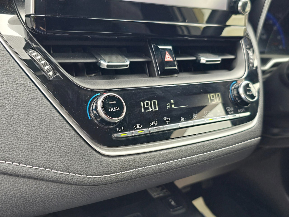 2019 Toyota Corolla - image 13