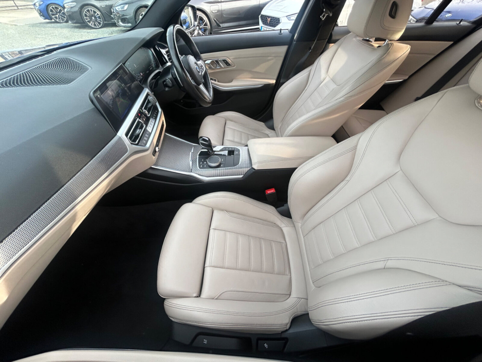 2019 BMW 3 Series - image 21