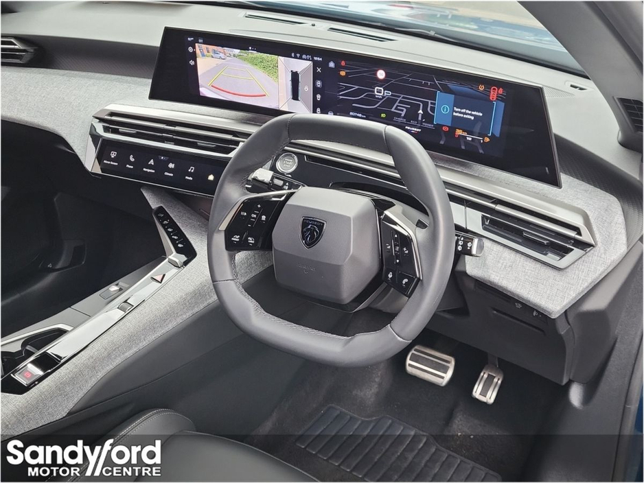 2025 Peugeot 5008 - image 9