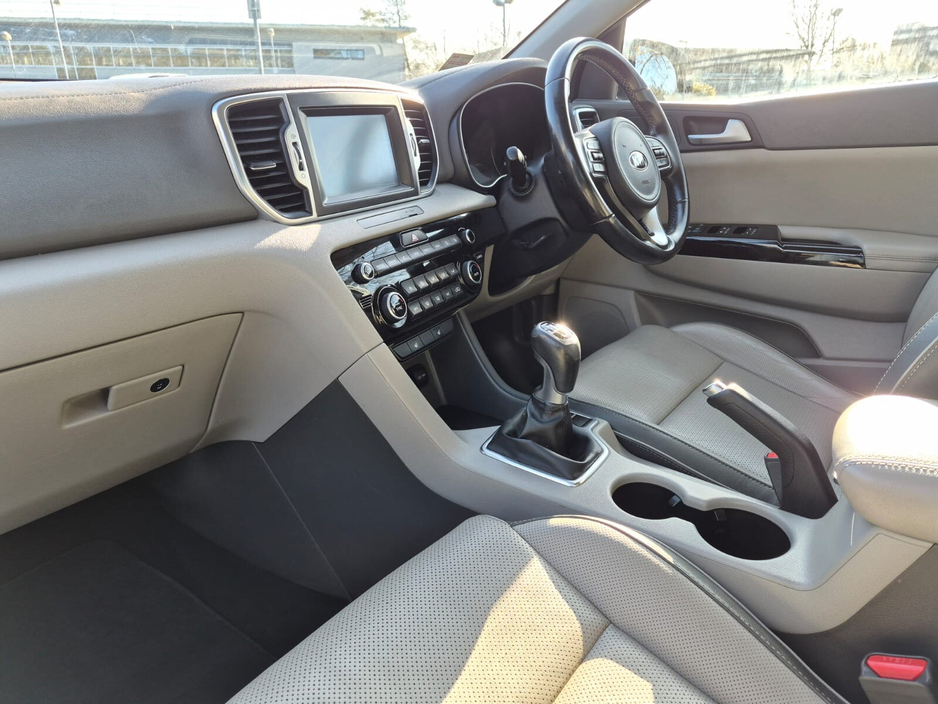 2018 Kia Sportage - image 18