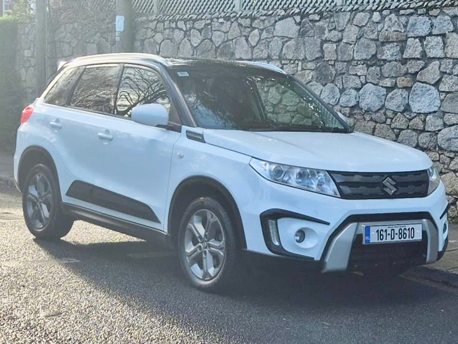 2016 Suzuki Vitara - image 2