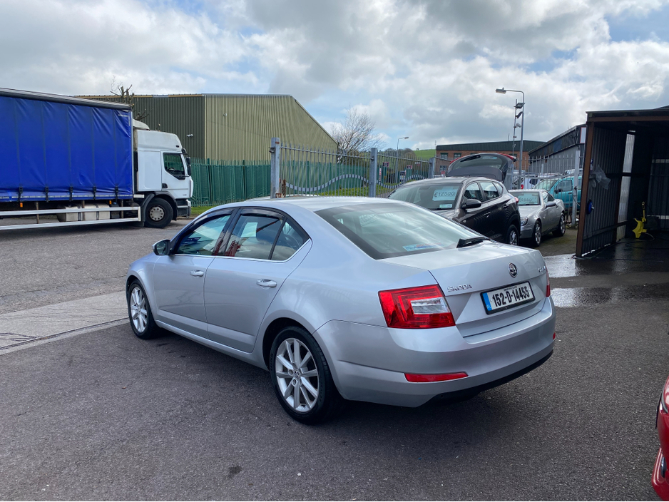 2015 Skoda Octavia - image 8