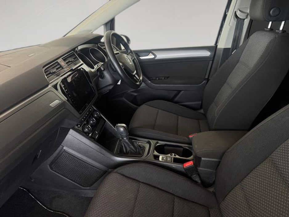 2018 Volkswagen Touran - image 17