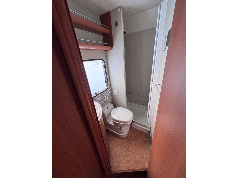 2008 Elnagh Baron 2008 ELNAGH DUKE LO-PROFILE 4 BERTH LEFT HAND DRIVE SPOTLESS THROUGHOUT