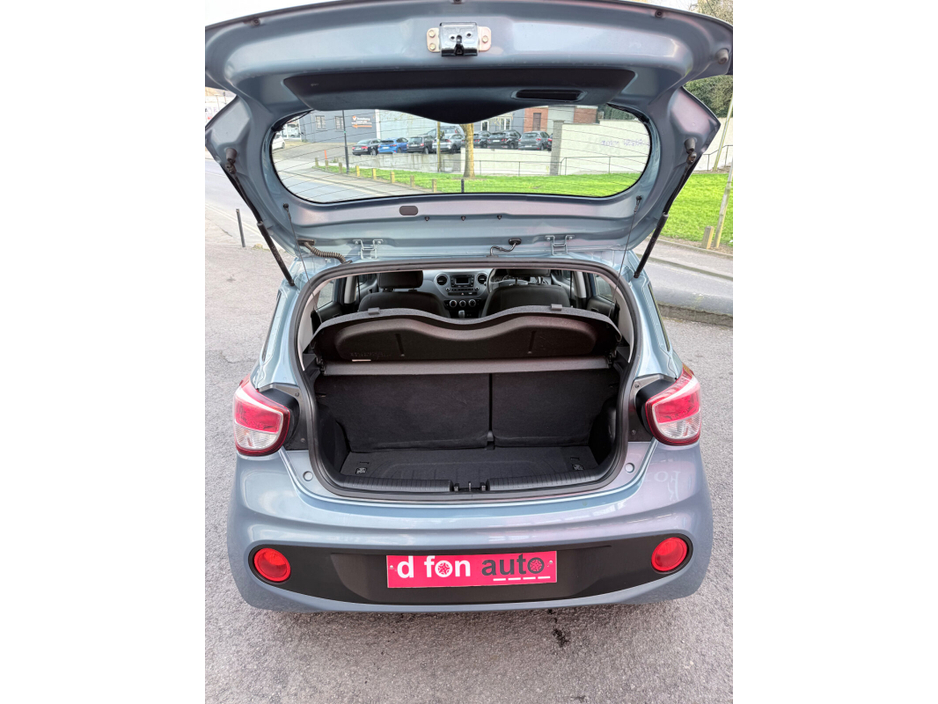 2017 Hyundai i10 - image 14